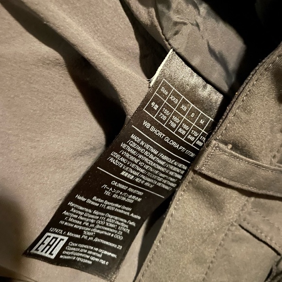 Burton Snowboard Pants - Large short - Picture 6 of 7